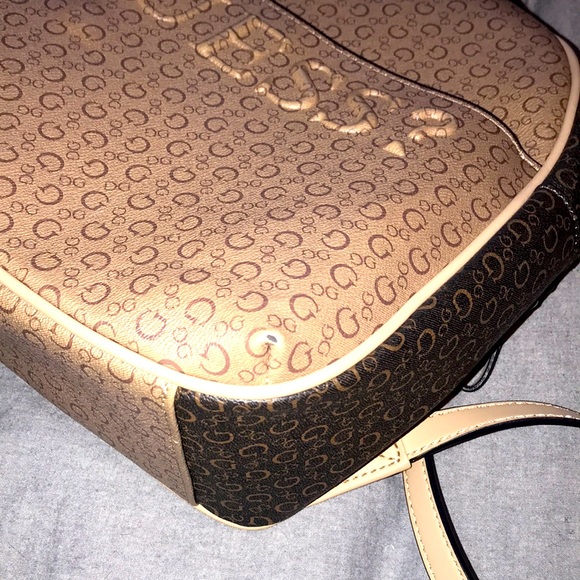 Guess backpack like new - Picture 5 of 5